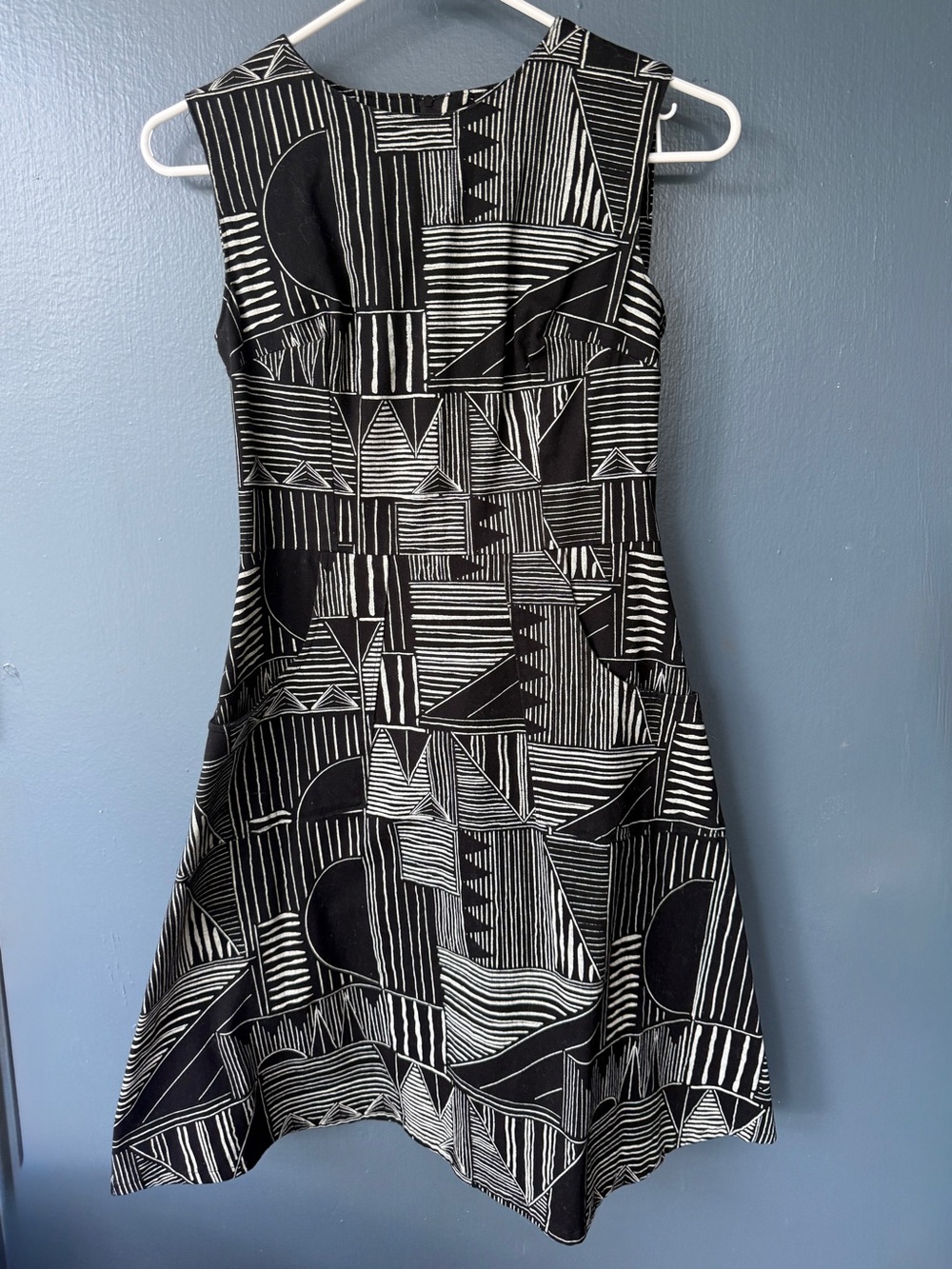 Nooworks Black & White Geometric Midi Dress